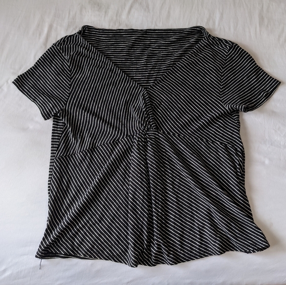 Thyme and Honey V Back Blouse Black and White Stripes Women's size XL - Picture 5 of 7